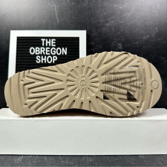 UGG CLASSIC MINI II METALLIC WOMENS SUEDE BOOTS SIZE 6 WOOL PINK NEW - Picture 4 of 10